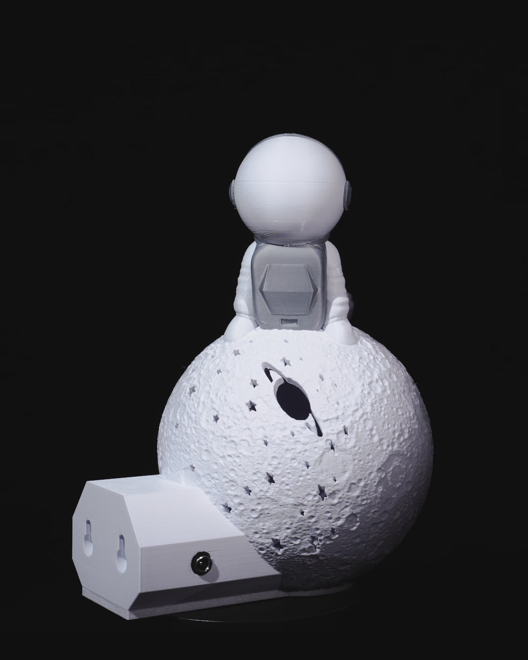 Wondering Astronaut - Night Light